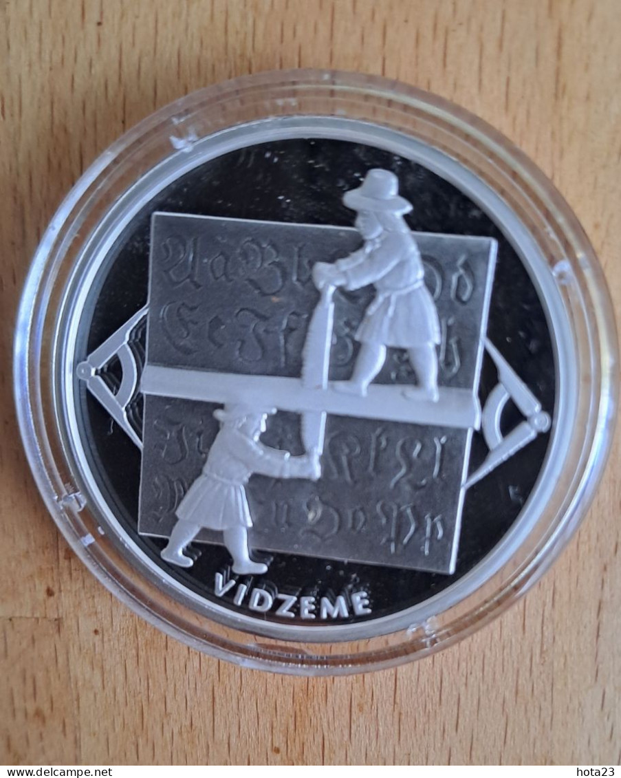 Latvia  , Lettonia , Lettland - 1 Lats Silver Coin  Vidzeme Horse Carriage ; Ploughboy   2004  Y Proof - Lettonie