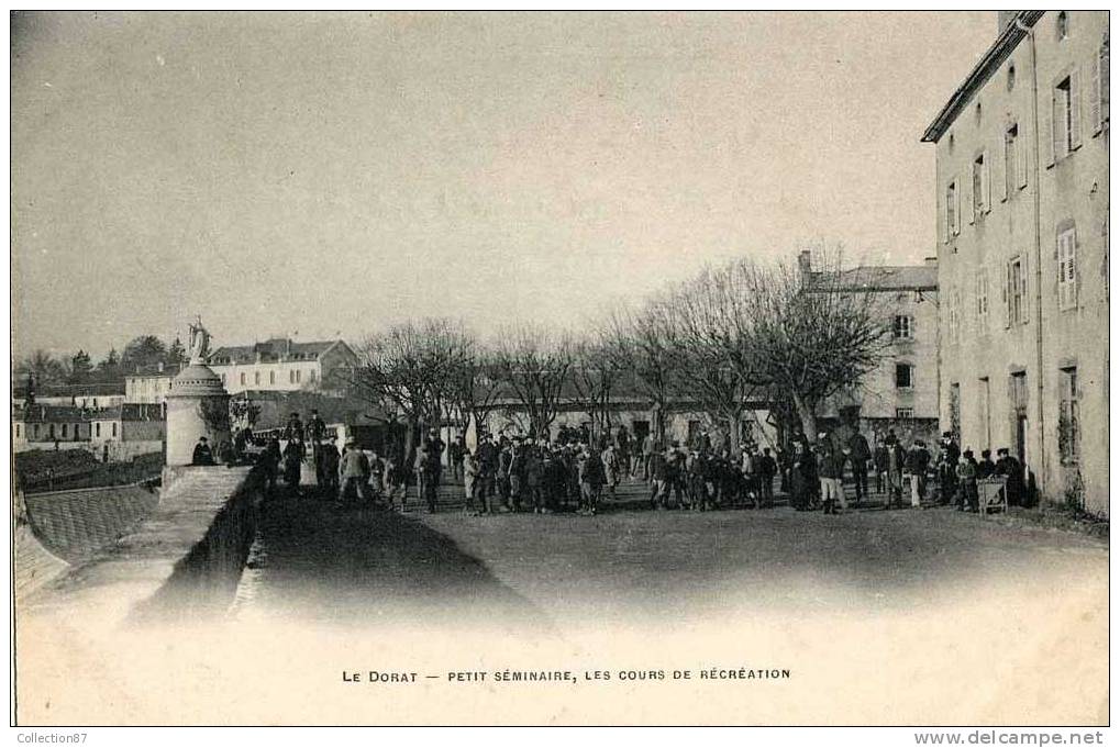 87 - HAUTE VIENNE - LE DORAT - COLLEGE Du PETIT SEMINAIRE - COUR De RECREATION - JEU - CLICHE 1900 - Sonstige & Ohne Zuordnung