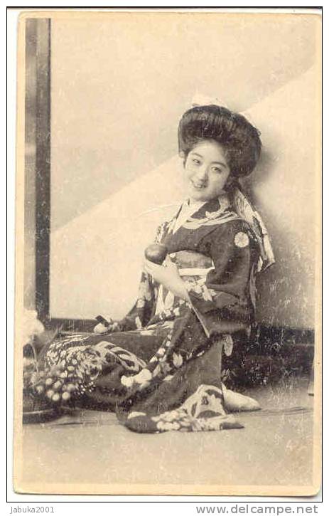 JAPAN JAPANESE GEISHA IN COSTUME OLD POSTCARD #018 - Unclassified