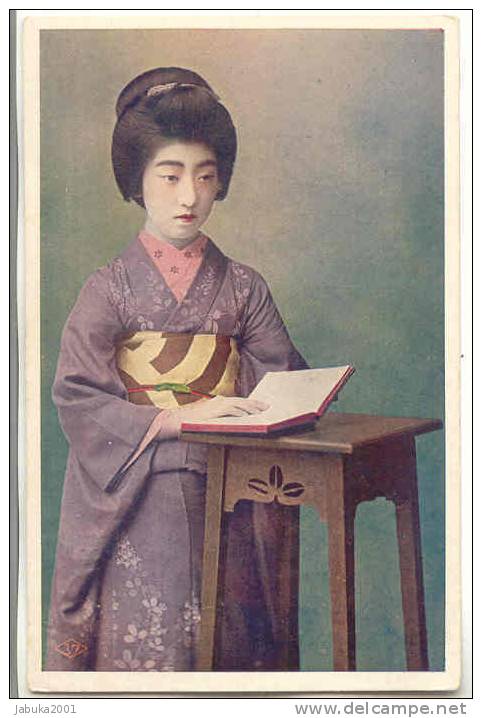 JAPAN JAPANESE GEISHA IN COSTUME OLD POSTCARD #020 - Zonder Classificatie