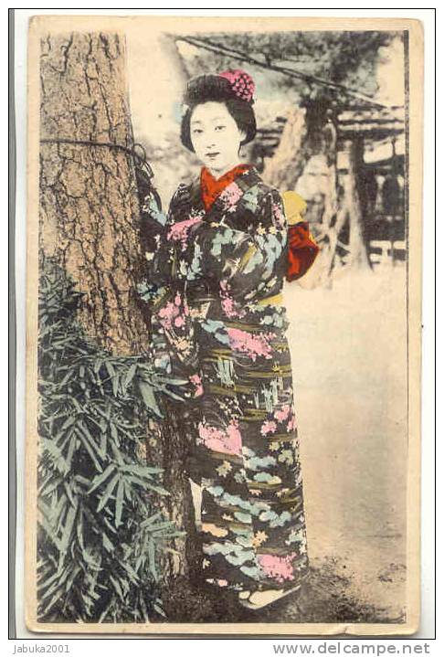 JAPAN JAPANESE GEISHA IN COSTUME OLD POSTCARD #028 - Unclassified