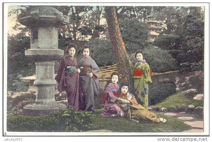 JAPAN JAPANESE GEISHA IN COSTUME OLD POSTCARD #041 - Unclassified