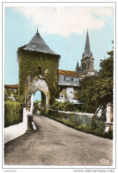 65 - Hautes Pyrénées /  GALAN  --  Ancienne Prison Et L' Eglise - Galan
