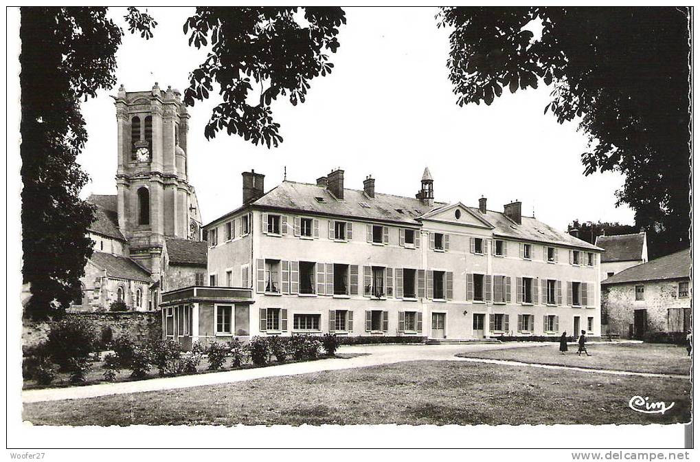 CPSM Dentelée Noir Et Blanc  CHARS  Maison De Repos - Chars