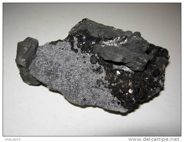 BOURNONITE (cristaux Jusqu´à 4 Cm) BLENDE ET GALENE 13 X 6 Cm MINE DES MALINES  ST LAURENT LE MINIER - Mineralien