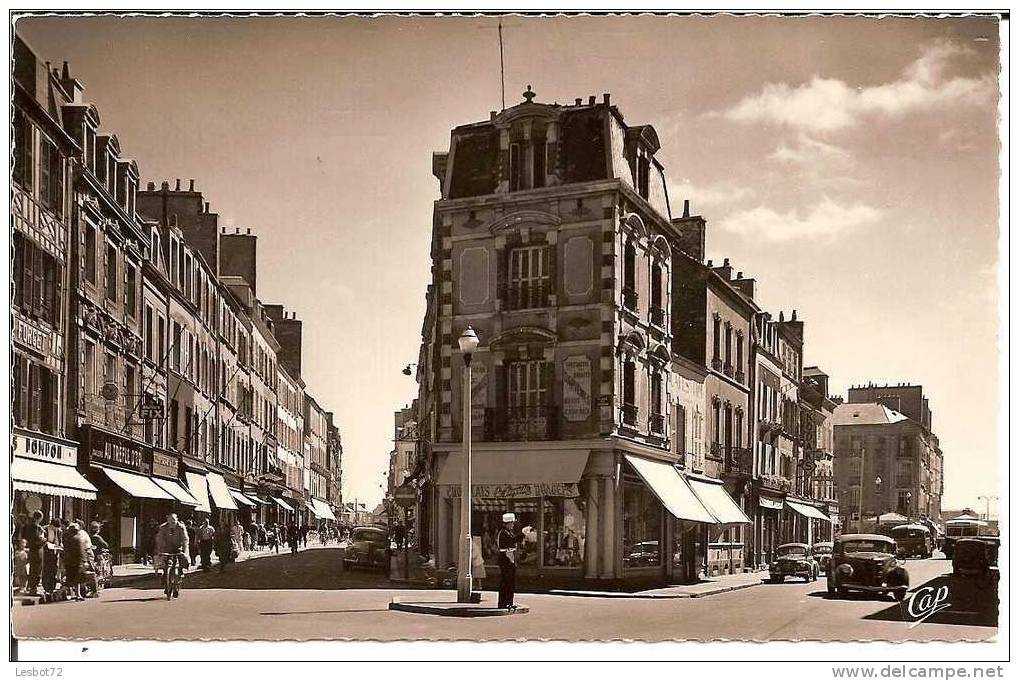 Cpsm, Cherbourg (Manche), Rues Des Tribunaux Et Du Maréchal Foch, Très Bien Animée - Cherbourg