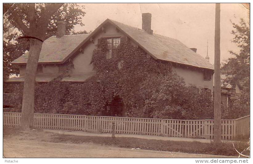 Real Photo - Original 1910 - Burlington Vermont - Private House - 2 Scans - Burlington