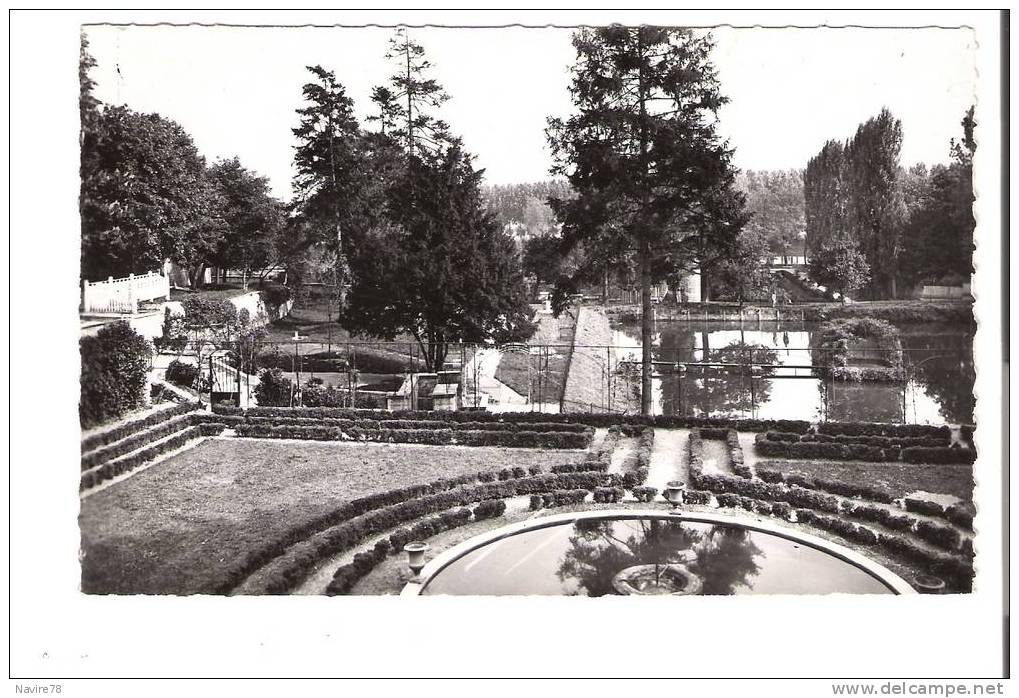 78 CPSM Dentelée CARRIERES SUR SEINE  Vue Du Parc  N°AC 1 - Carrières-sur-Seine