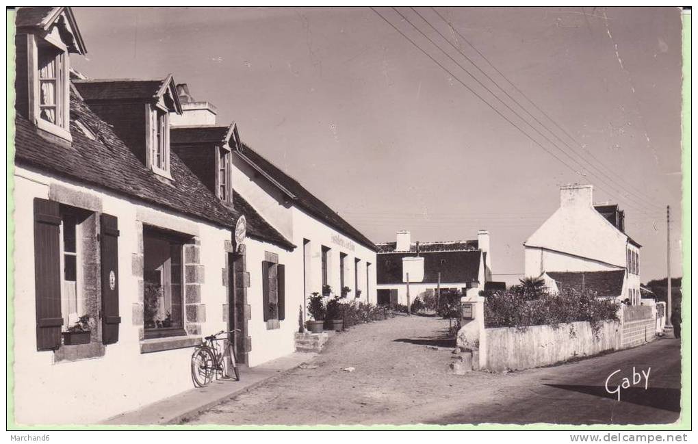 FINISTERE.PLOUGASNOU.HOSTELLERIE DE KERBATU  ...SEMI MODERNEcp Plie Coté Droit Haut - Plougasnou