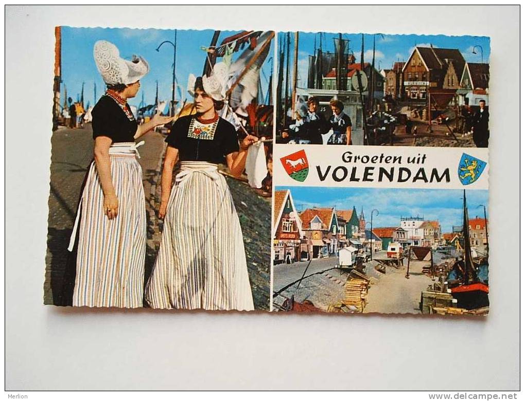 Volendam - Costumes     Ca 1960´s    -VF    -  D40456 - Volendam