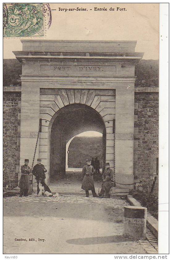 94 IVRY SUR SEINE Entrée Du Fort Cpa Animée - Ivry Sur Seine