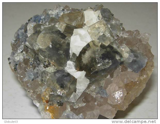 FLUORINE BLEUE VERTE AVEC BARYTINE GALENE CHALCOPYRITE ET QUARTZ 7 X 5 Cm  MARSANGES - Minerals
