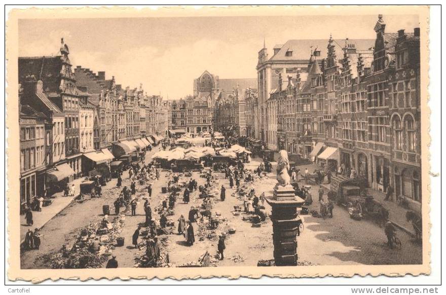 LEUVEN-DE OUDE MARKT - Leuven