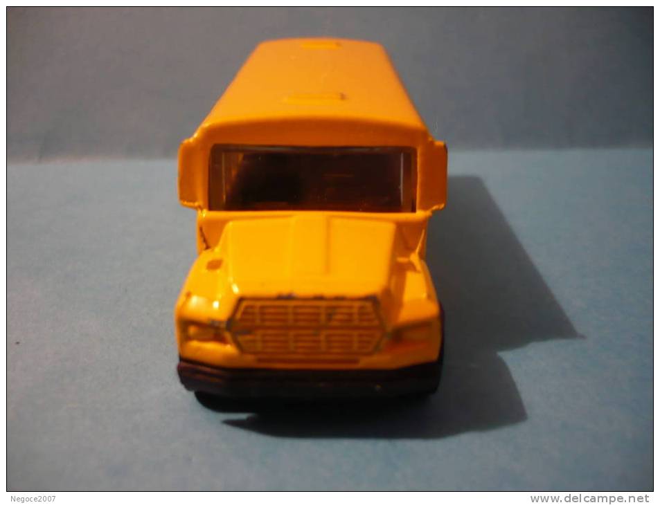 SCHOOL-BUS  De 1988 M.I MALAYSIA De Marque HOTWHEELS ( Rare En France )voir Déscriptif - Vrachtwagens, Bus En Werken