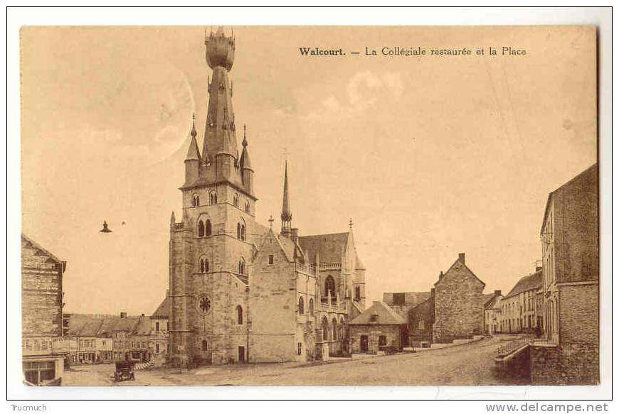 C8120 - Walcourt - La Collégiale Restaurée Et La Place - Walcourt