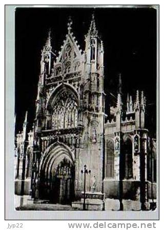 Jolie CP Photo Belgique Bruxelles Eglise Notre Dame Au Sablon - Illuminations - CAD Quievrain 03-04-1956 - Bruselas La Noche