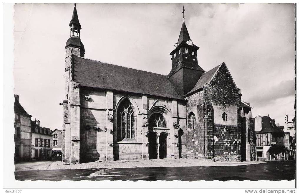 MALESTROIT 56 L'Eglise Du XV Siècle Editions Nozais Carte Dentelée Veritable Photo - Malestroit