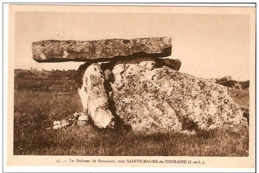 Cpa N°45. Le Dolmen De BOUMIERS,près SAINTE MAURE DE TOURAINE(I.et.L.) - Dolmen & Menhirs