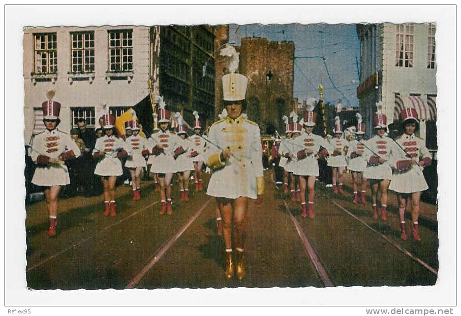 GAND - Show Parade "Les HUssards" MAJORETTES - Gent