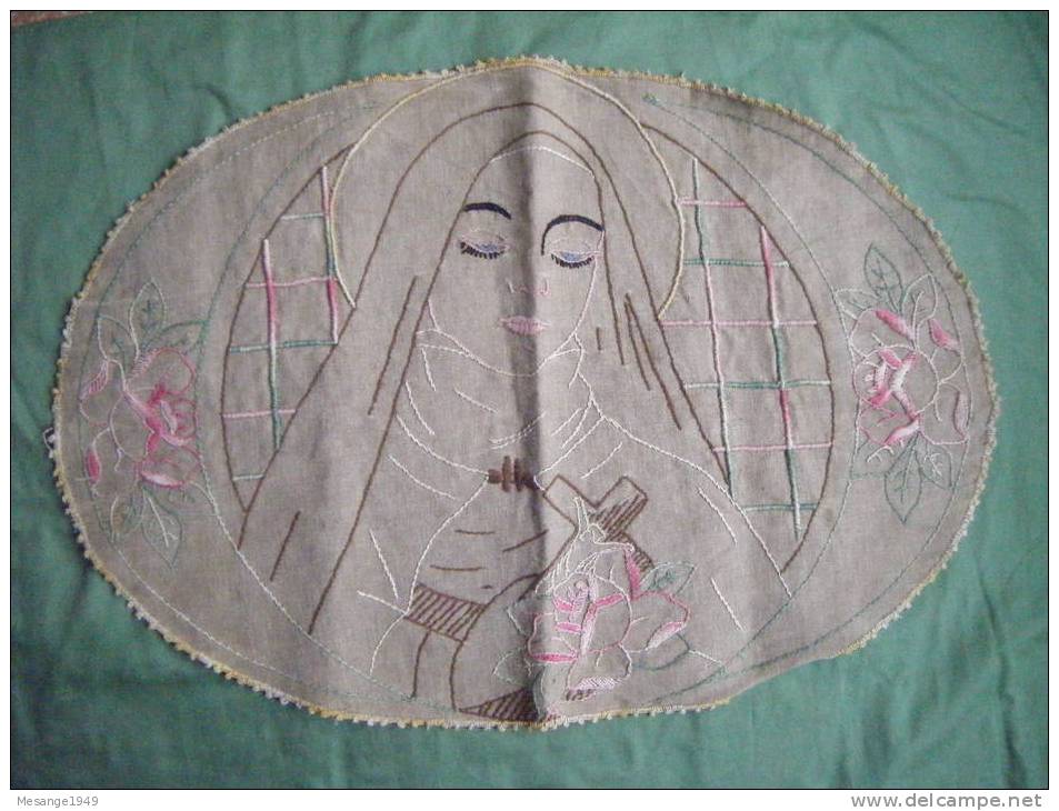 Decor "ste Therese De Lisieux "coussin  A Finir-- - Other & Unclassified