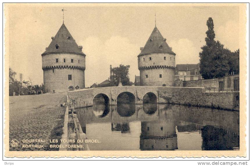 Courtrai Les Tours Du Broel - Kortrijk