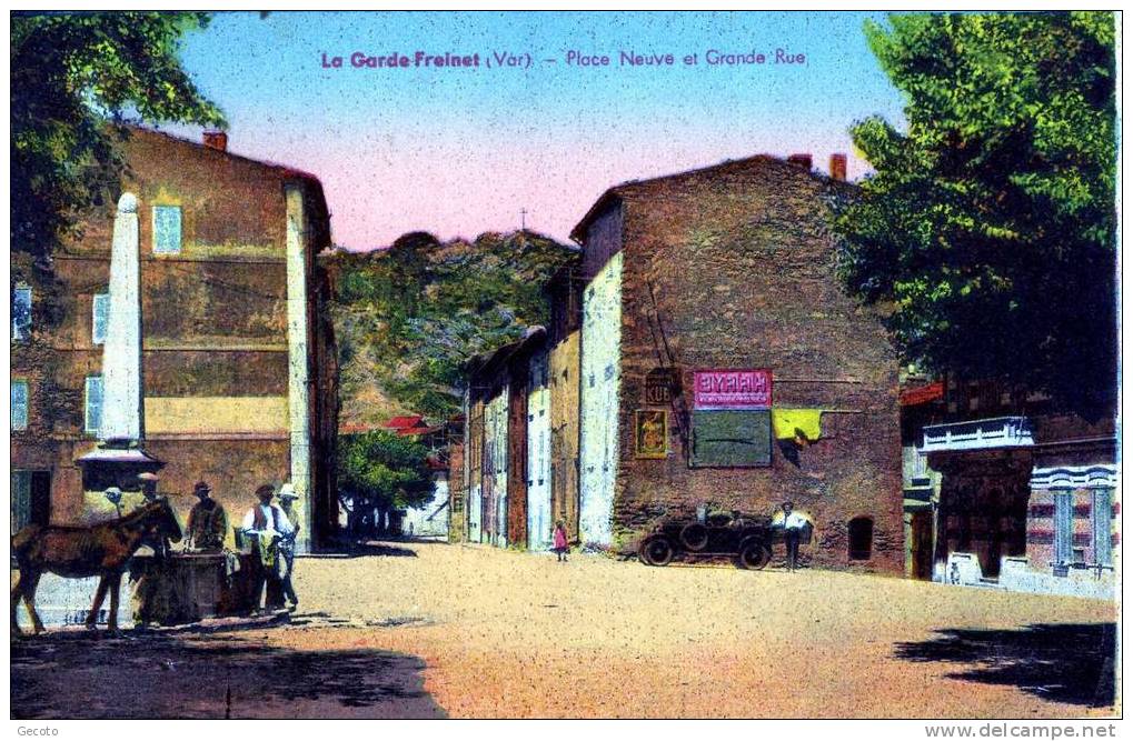 Place Neuve Et Grande Rue - La Garde Freinet