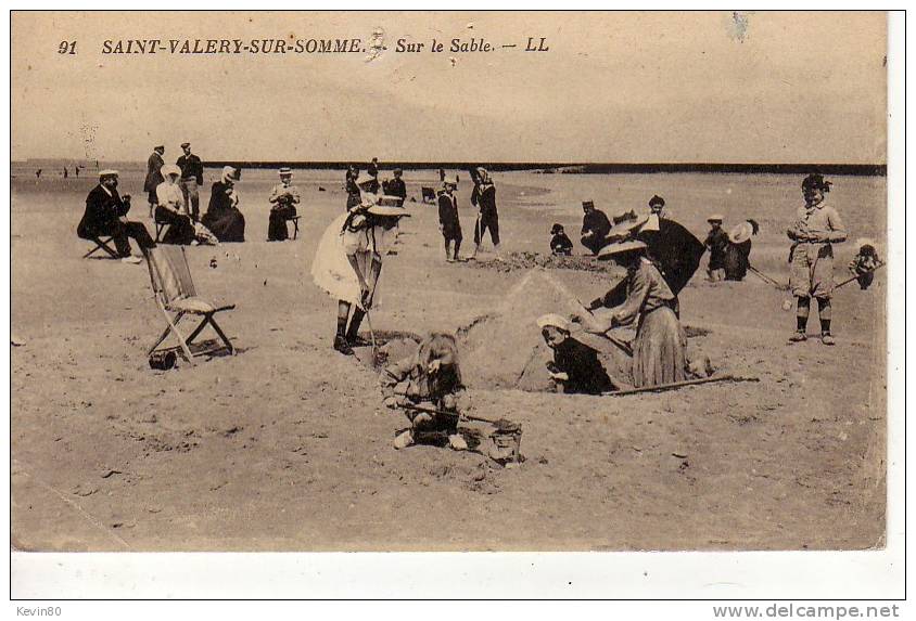 80 SAINT VALERY SUR SOMME Sur Le Sable Cpa Animée - Saint Valery Sur Somme