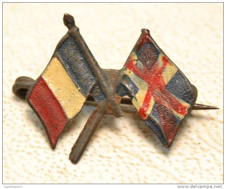 Ancienne Petite Broche Drapeaux De La France Et L'Angleterre. Entente ? Célébration De Victoire ? - Uitrusting