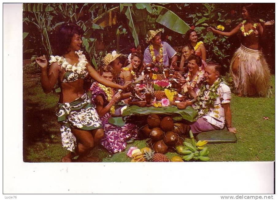 Guests Having Fun ! -  The Polynesian Way !  -  Feast Of The Islands   - N°  C 7048 - Polynésie Française