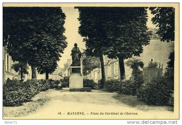 53 / Mayenne. Place Du Cardinal De Chevreux - Mayenne