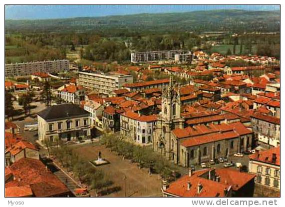 42  FEURS L'Eglise Et L'Hotel De Ville - Feurs