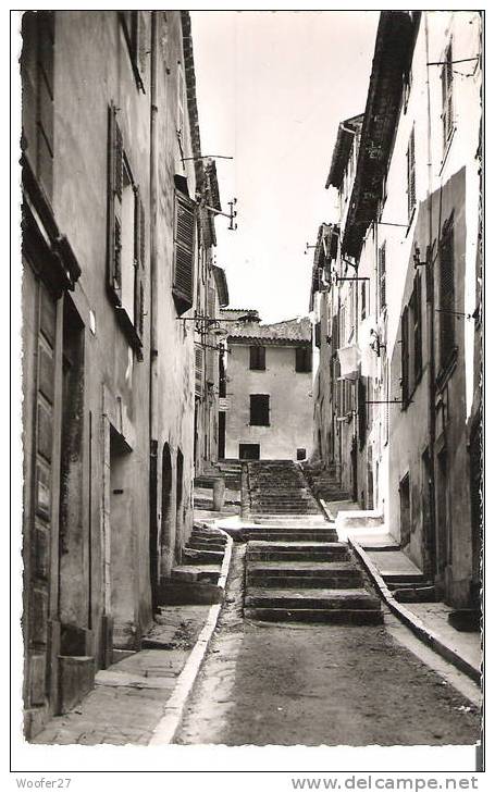 CPSM Dentelée Noir Et Blanc VALLAURIS  Rue Pittoresque - Vallauris