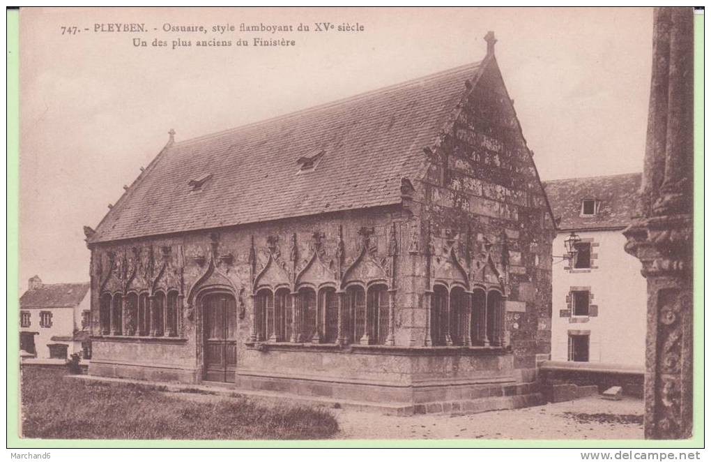 FINISTERE.PLEYBEN.OSSUAIRE STYLE FLAMBOYANT DU XVe SIECLE UN DES PLUS ANCIENS DU FINISTERE - Pleyben