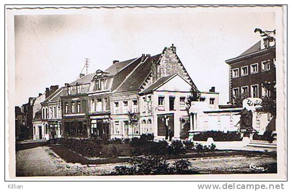 St Amant Les Eaux Place De L'église - Saint Amand Les Eaux