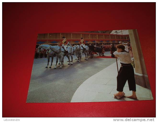 CPM- ANGLETERRE-ROYALTY&EMPIRE EXHIBITION-THE ROYAL PARTY APPROACHING HER CARRIAGE-CARTE EN TRES  BON  ETAT -VERY GOOD - Museum