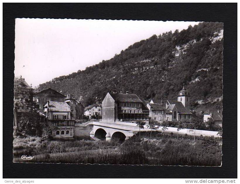 25 SAINT  HIPPOLYTE, Pont Sur Le Doubs, Les Hôtels, "Les Terrasses" église, CPSM 10x15, Ed Combier, Dos Vierge, Bon état - Saint Hippolyte