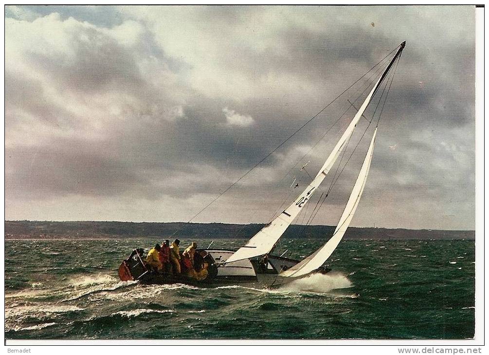 VOILIERS..V  80 ..CLASSE III DE LA SERIE DES TIGRES AU PRES, PAR BONNE BRISE - Voile