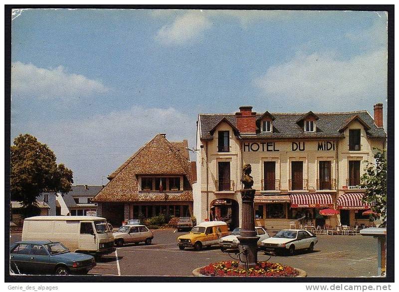 15 ARPAJON Sur CERE, Hôtel Du Midi, Voitures Années 60, CPSM 10x15, Ed Théojac, écrite, Bon état, Juste Coins, Voir Scan - Arpajon Sur Cere