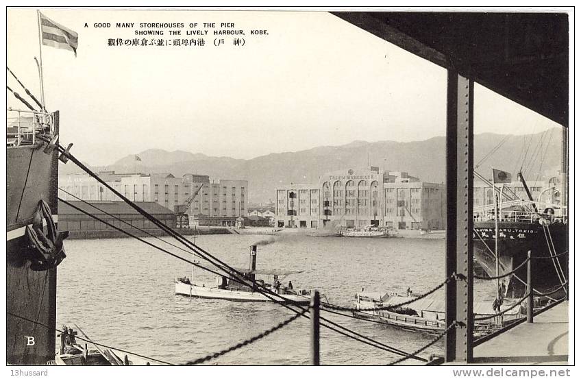 Carte Postale Ancienne Japon. Kobé - A Good Many Storehouses Of The Pier Showing The Lively Harbour - Port - Kobe