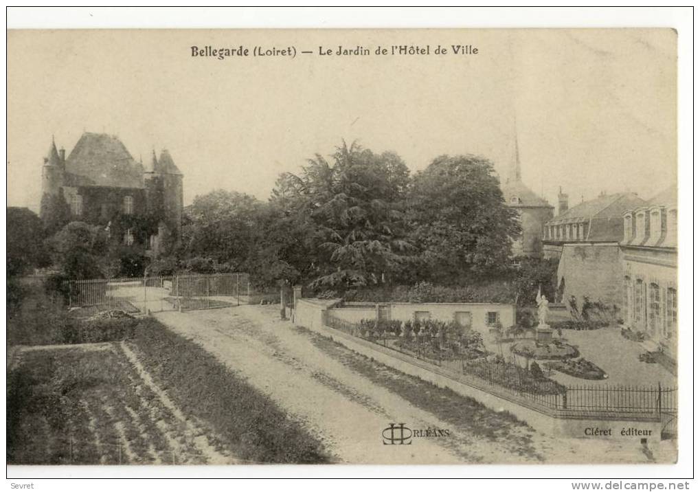 BELLEGARDE  .Le Jardin De L'Hôtel De Ville. - Other & Unclassified