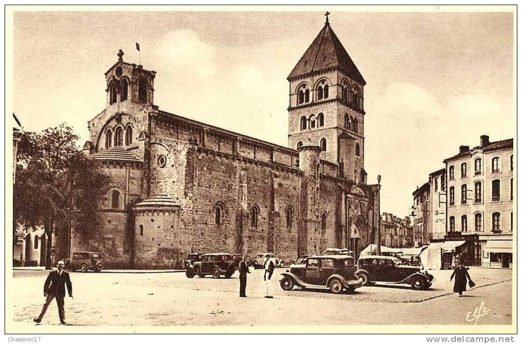 31 - SAINT-GAUDENS  -  L´ Eglise Collégiale  -  Animée :  Marché - Voitures - Saint Gaudens