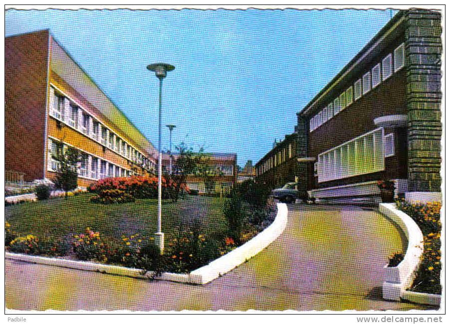 Carte Postale 62.  Saint-Pol-sur-Ternoise Le Lycée Trés Beau Plan - Samer