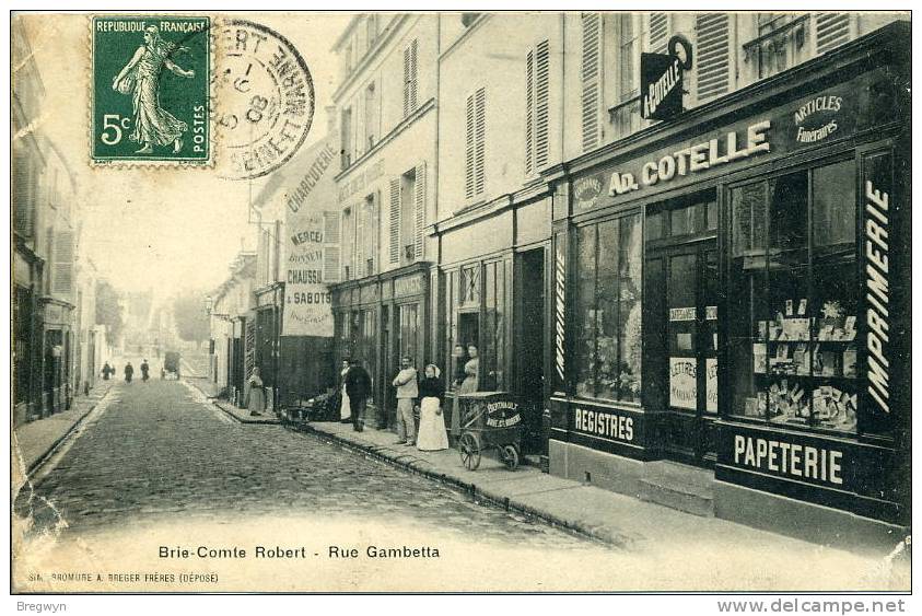 Très Belle CPA Brie-Comte Robert - Rue Gambetta - Commerces, Imprimerie - Brie Comte Robert