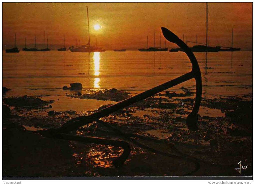 CPSM. COUCHER DE SOLEIL SUR LA COTE BRETONNE. DATEE 1991. - Halt Gegen Das Licht/Durchscheink.