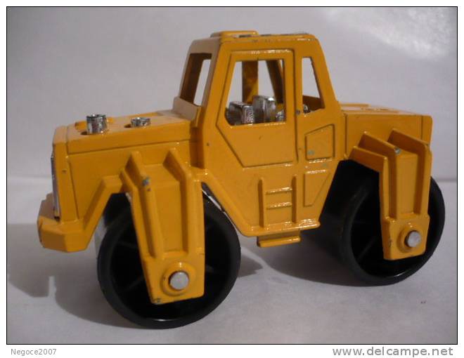 ROAD  ROLLER Acier : ( 8,5 X 5 X 6 ) - Camions, Bus Et Construction