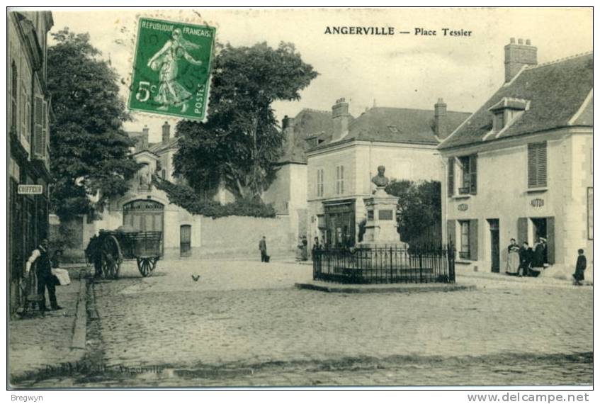 Belle CPA Angerville - Place Tessier (coiffeur) - Angerville