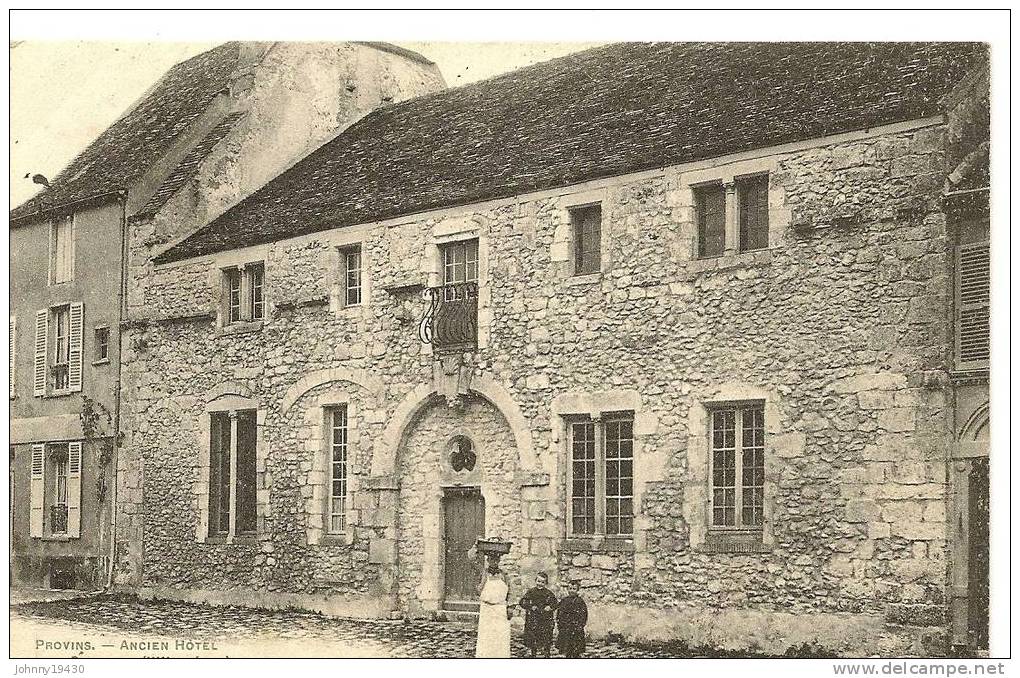 PROVINS - ANCIEN HOTEL DE LA COQUILLE XIIIème SIECLE ( Animées ) - Provins