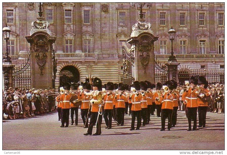 Angleterre - Guards Band Leaving Buckingham Palace - Buckingham Palace