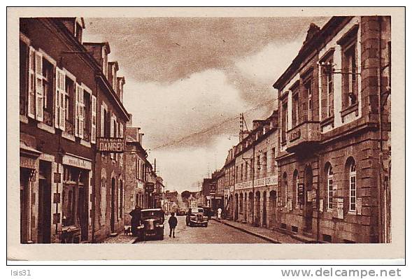 Dép 29 -  Voitures - Automobile - Y912 - Landivisiau - La Mairie Et La Rue De Brest -  Bon état - Landivisiau