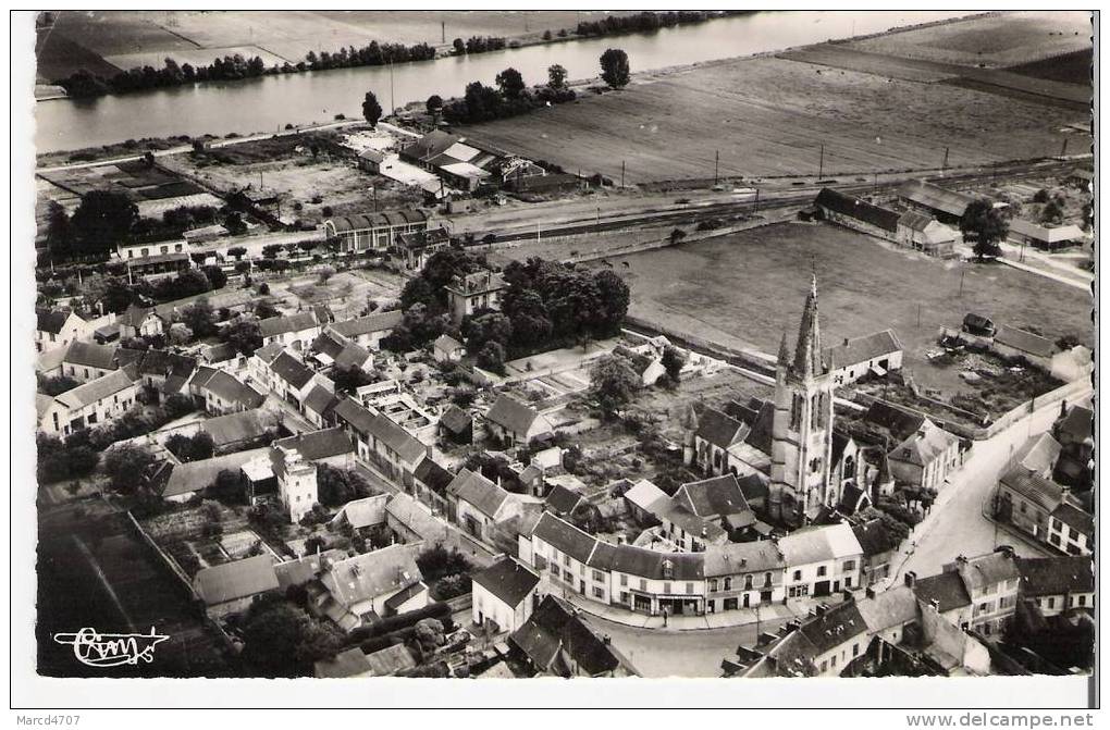 BORAN Sur OISE 60 Vue D'ensemble Aérienne Sur La Ville Editions Combier Carte Dentelée Véritable Photo - Boran-sur-Oise